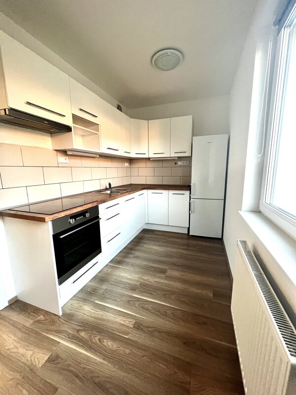 Pronájem novostavby 1kk s vlastním parkováním v přímém centr