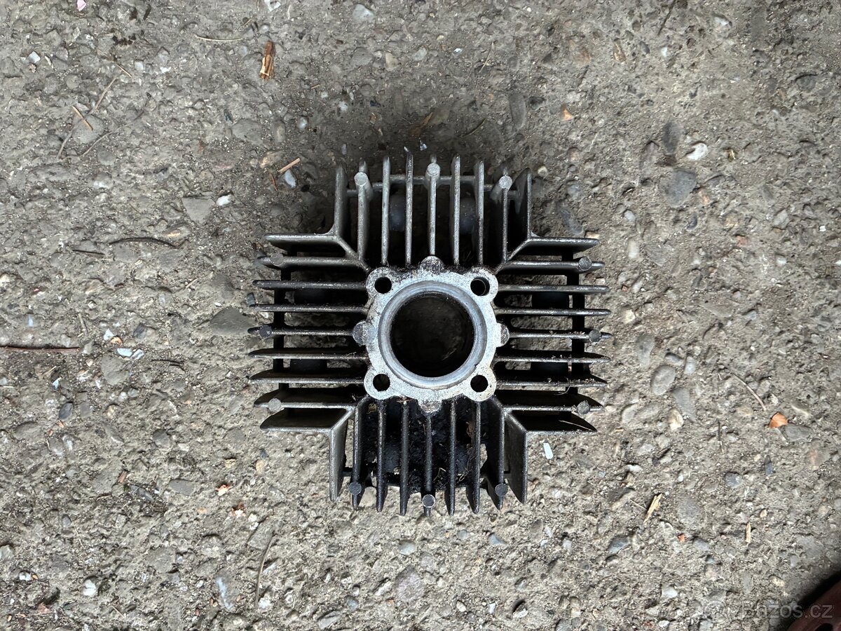 Válec manet korádo