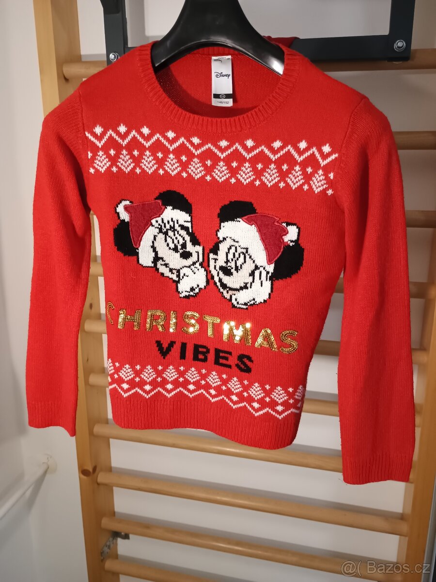 Prodáme dětský vánoční svetr