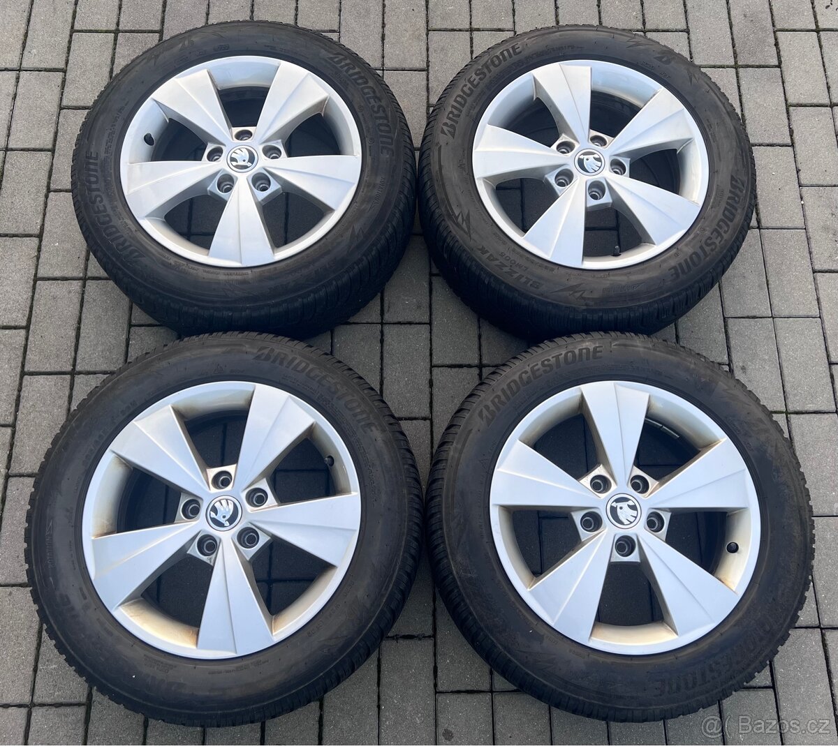 Octavia - 16" Velorum + zimní 205/60 Bridgestone