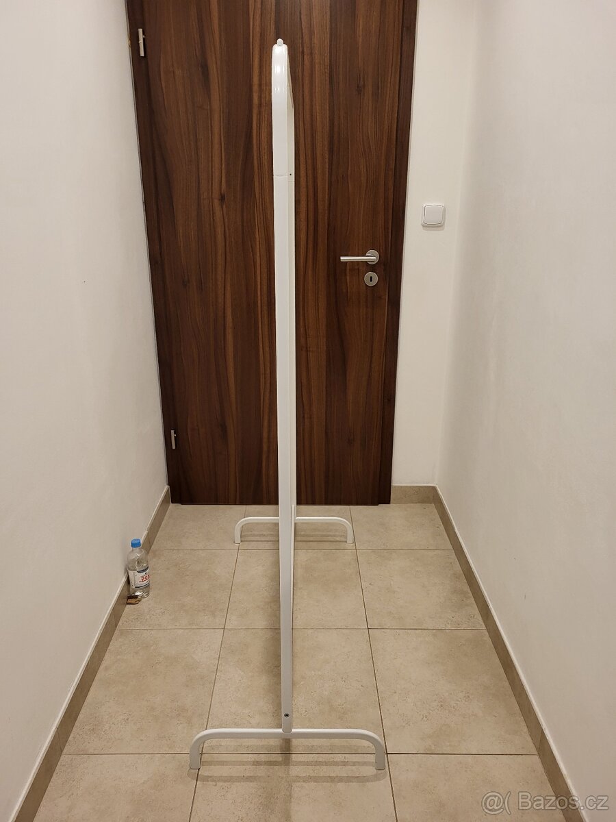 Věšák na ramínka