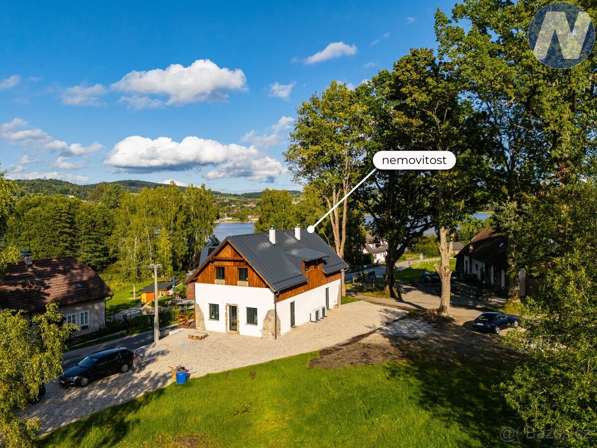 Nový dům s dvěma apartmány - Bližší Lhota, klidná strana pře