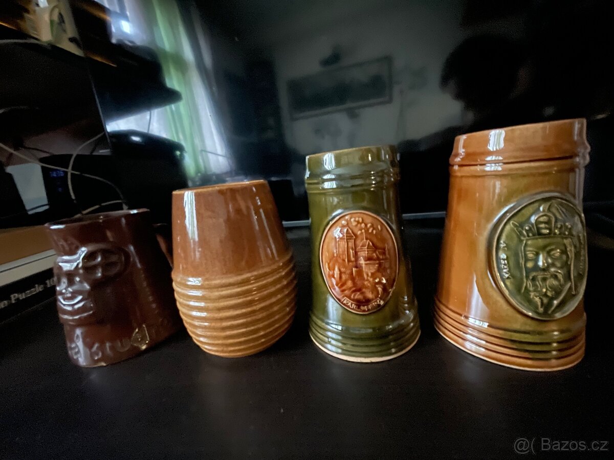 Sbírka výročních půllitrů (i menších), mlýnek