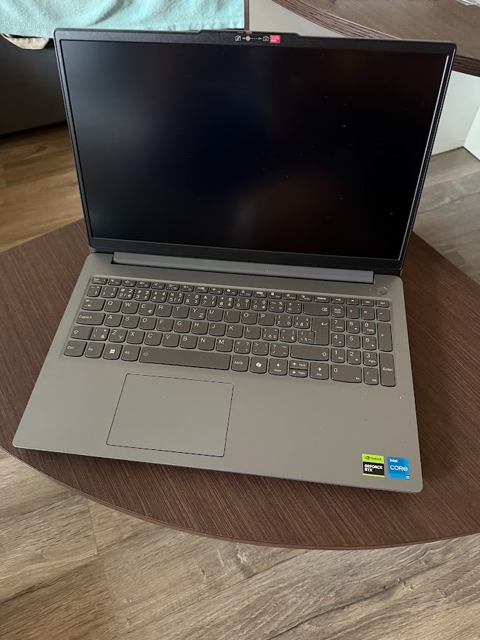 🚀 NABÍZÍM: Bleskově Rychlý Herní/Studentský Notebook Lenovo