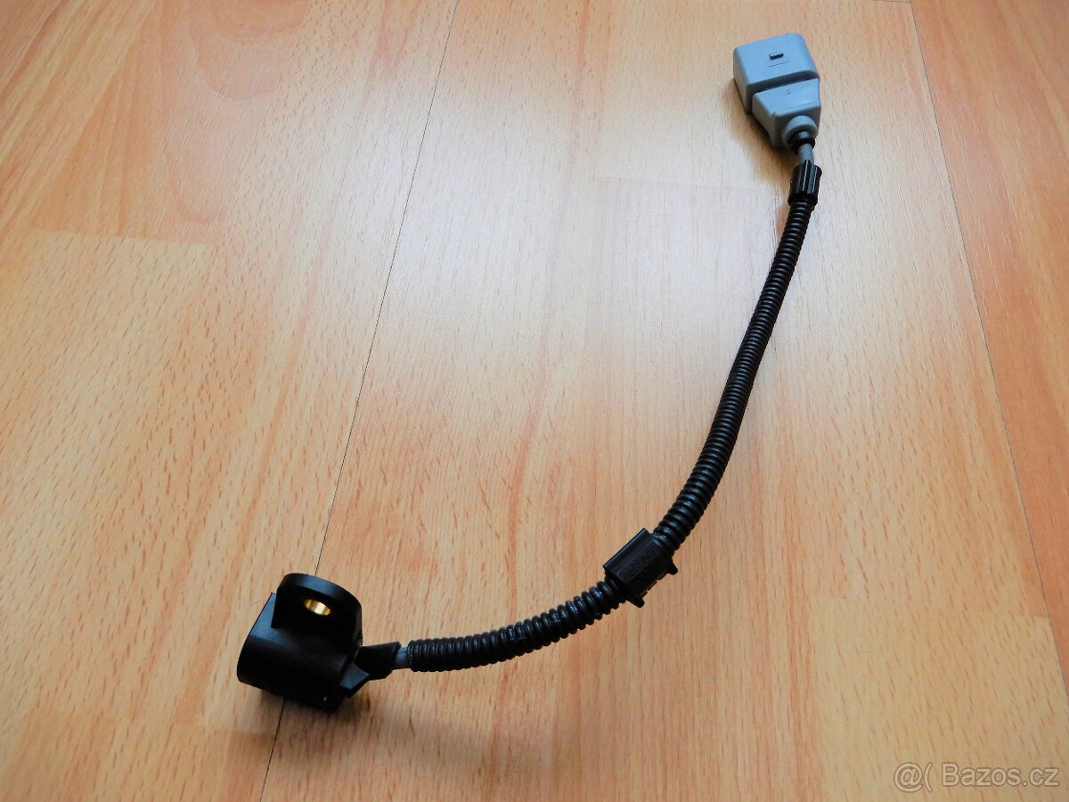 Snímač otáček vačkového hřídele Škoda