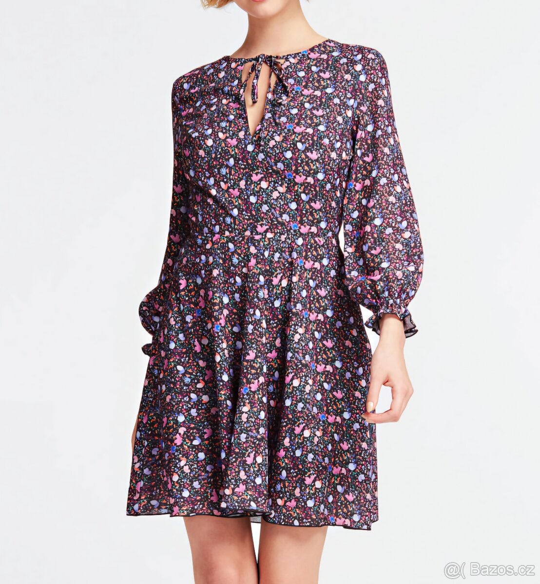 Květinové šaty Guess