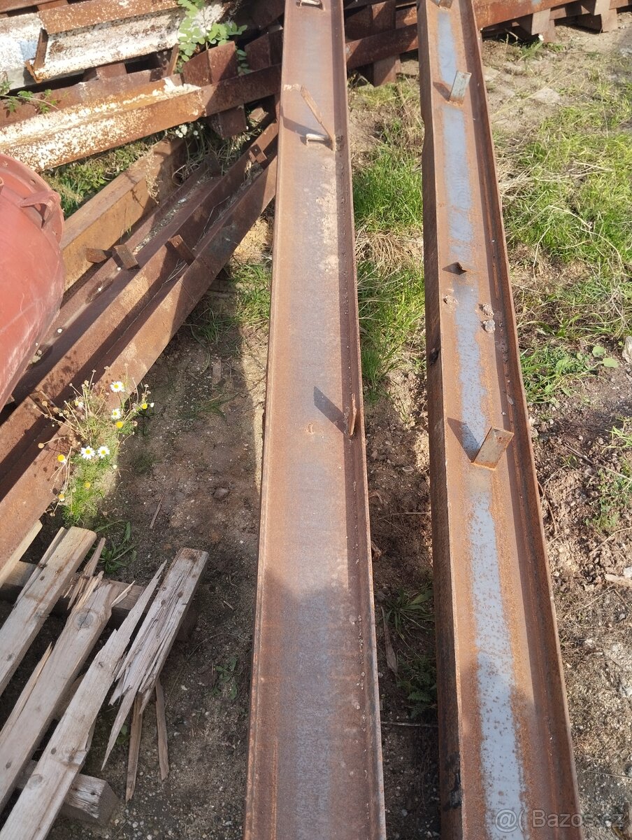 Traverzy I 200