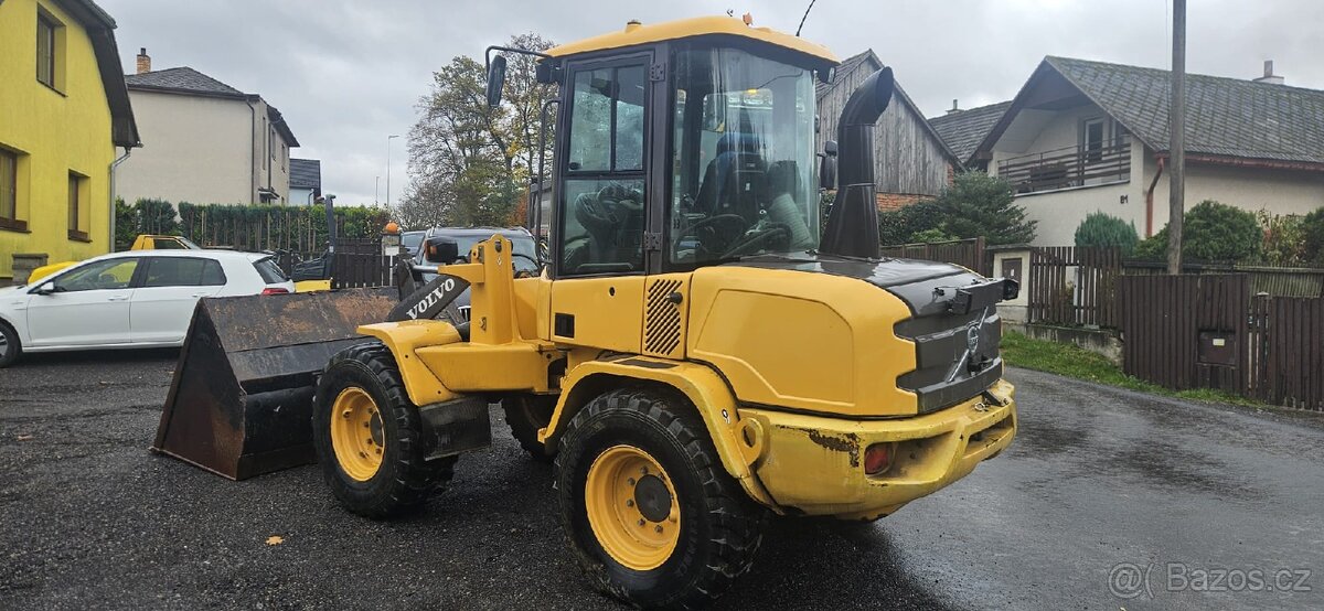 Nakladač VOLVO L35G