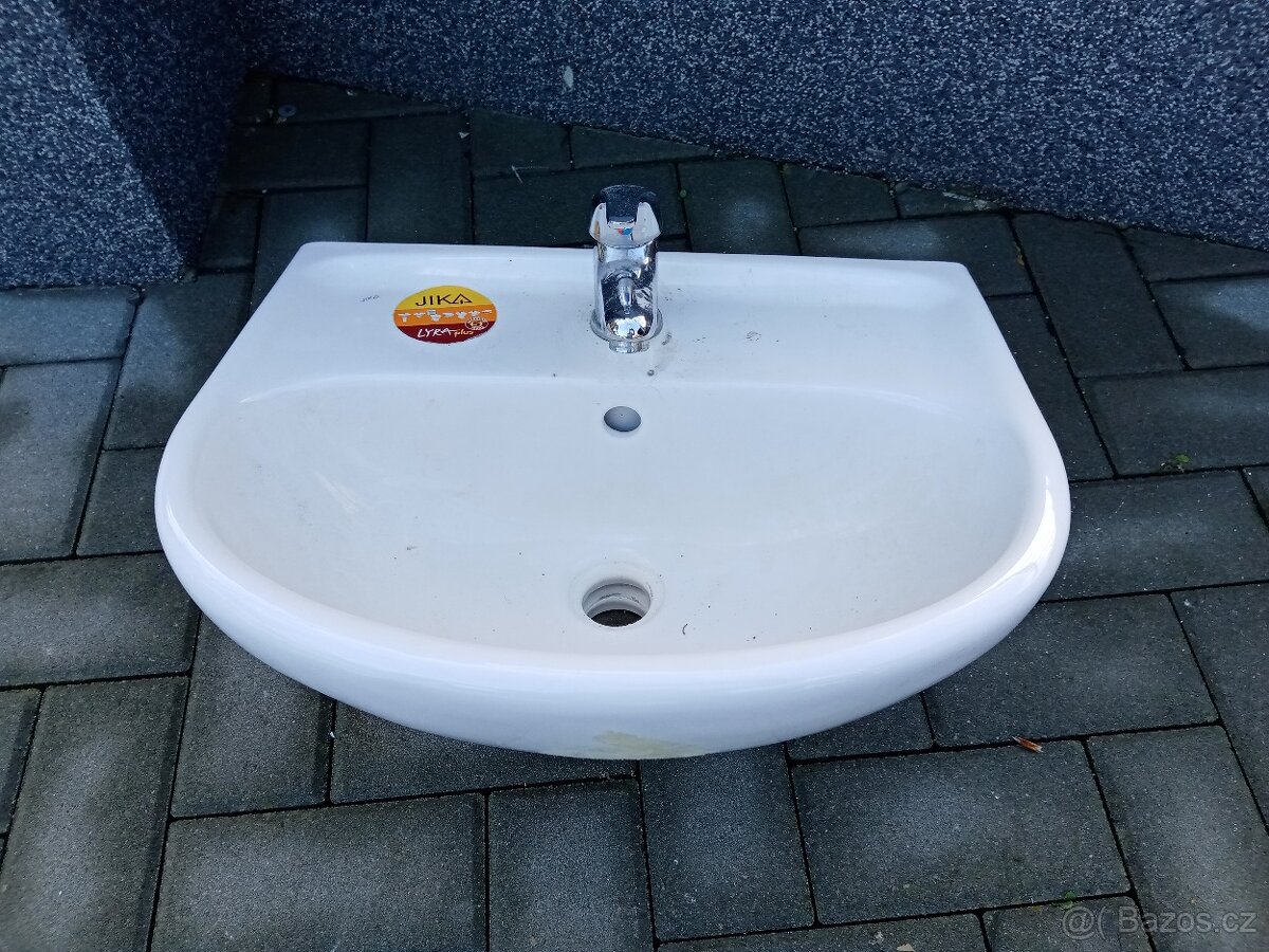 Umyvadla + WC