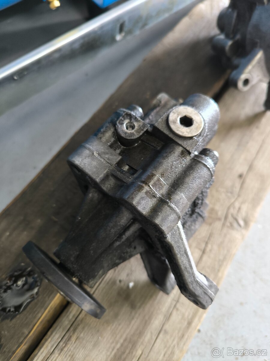 Servo čerpadlo BMW E38