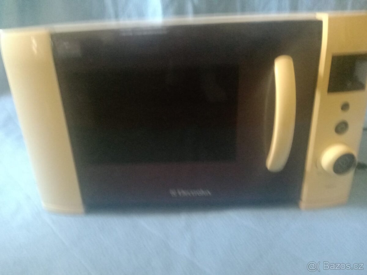 Digitální mikrovlnná trouba Electrolux