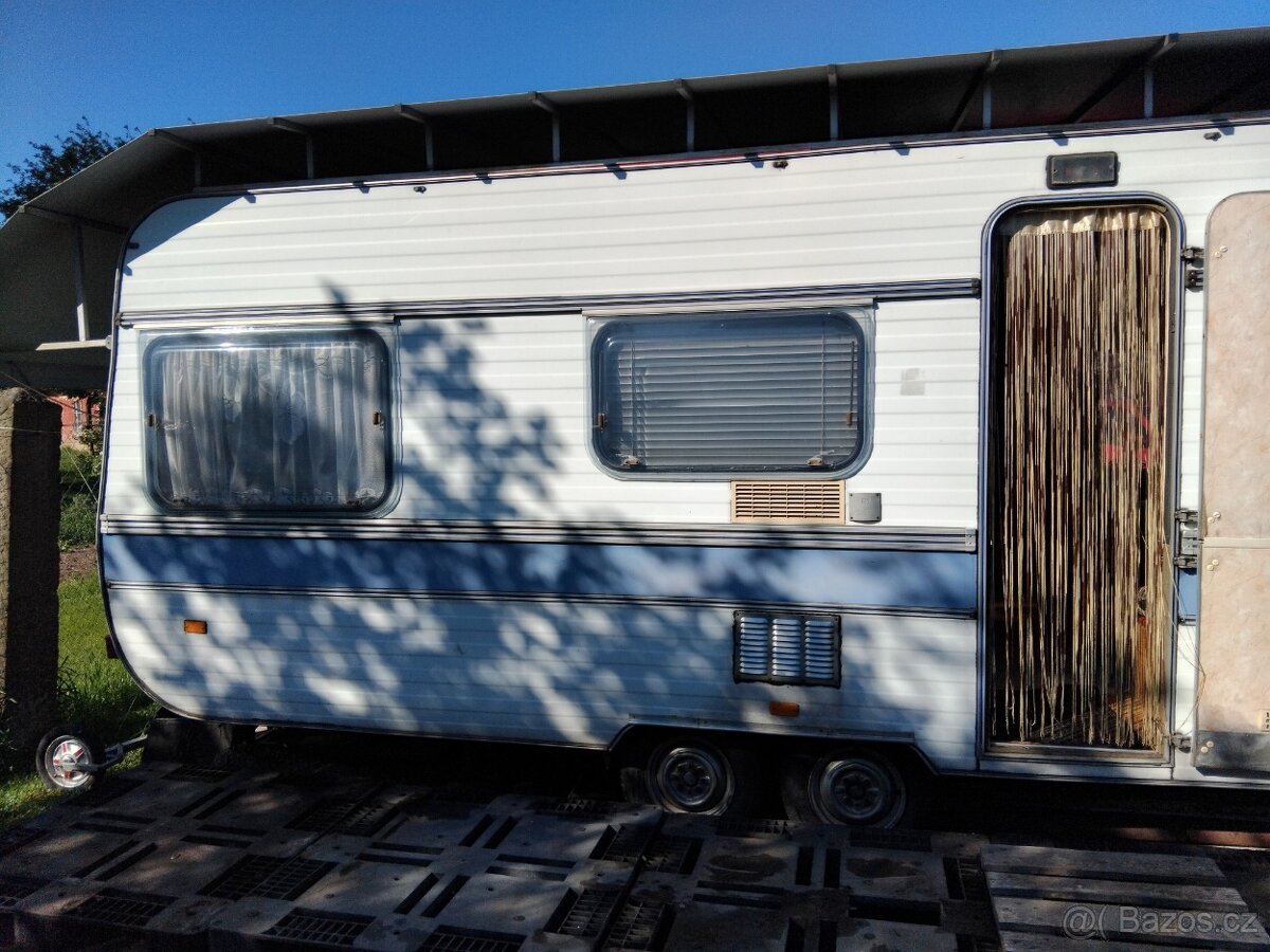 Karavan Adria