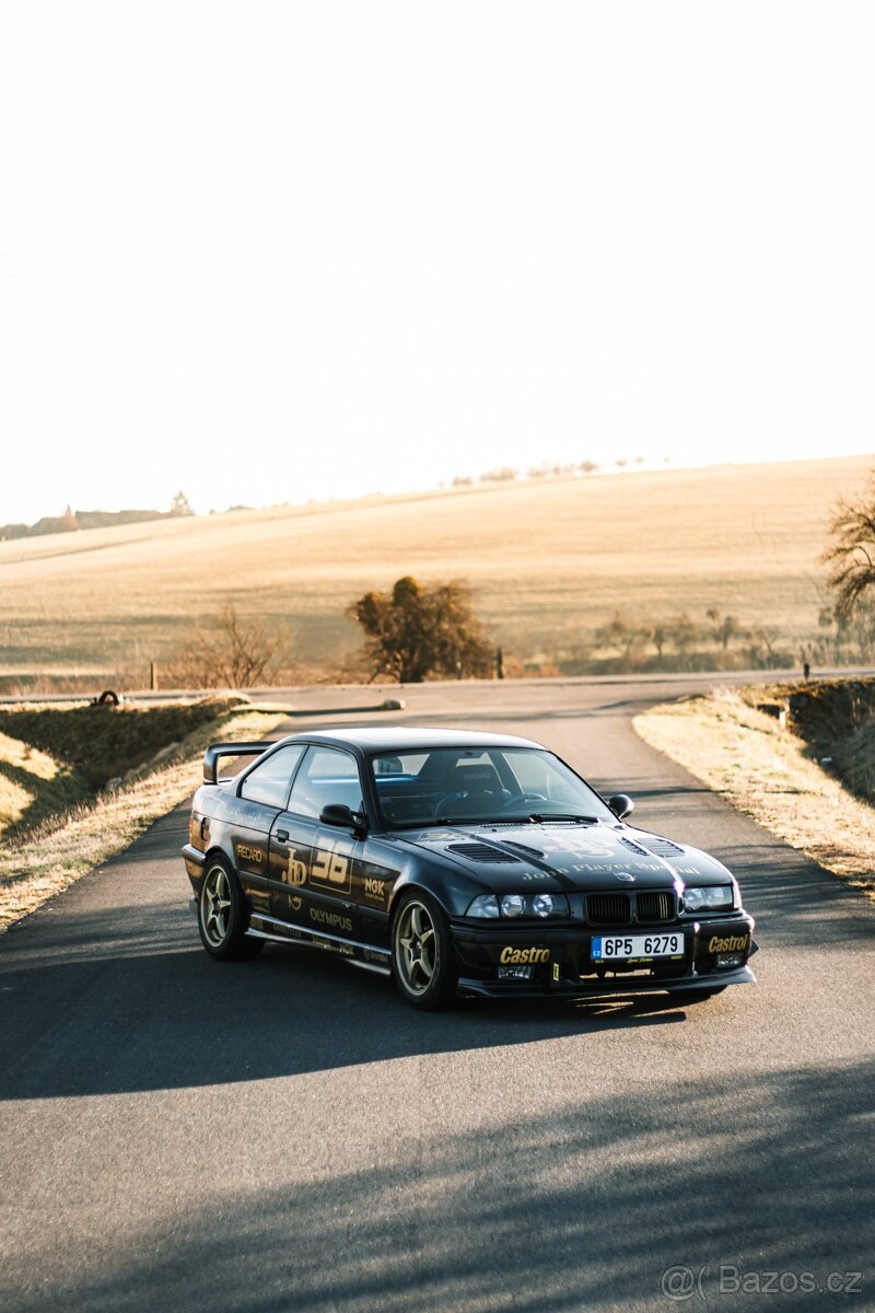 BMW E36 318is coupe