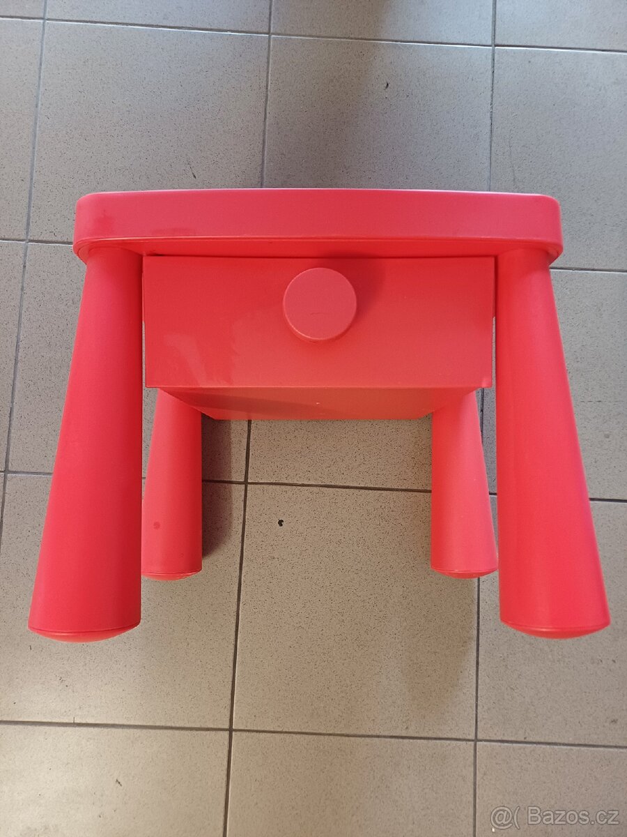 Stolek IKEA