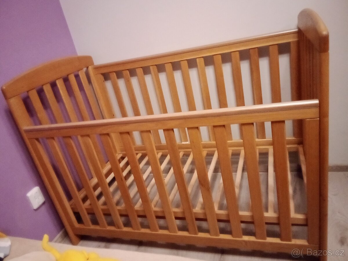 Postýlka z masivu