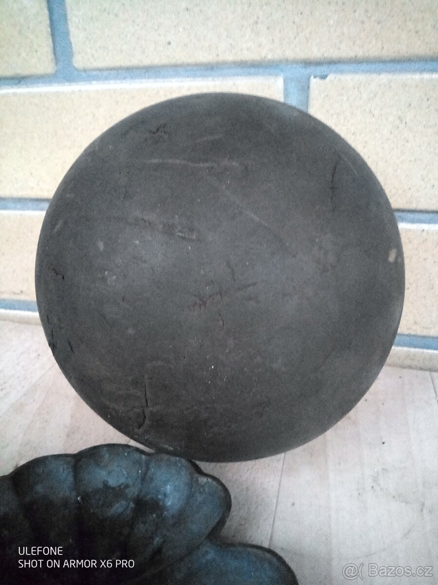 Atletická starožitná gumová koule 4 kg