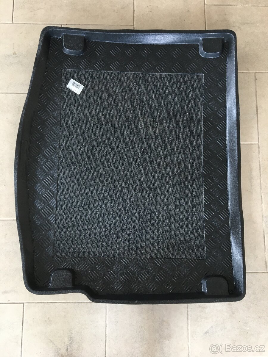 Vana do kufru Ford Focus 2011+