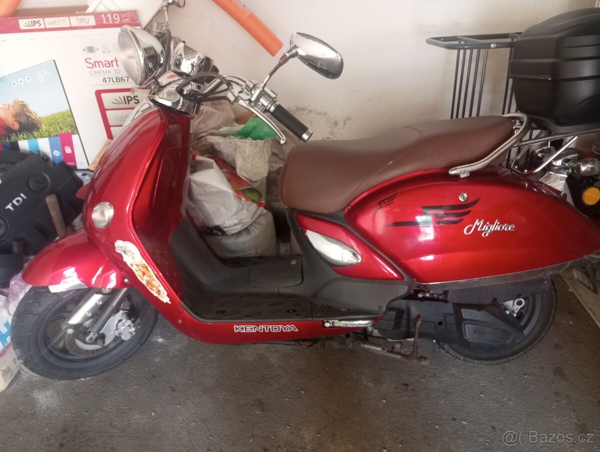 Skútr lintheo 125.
