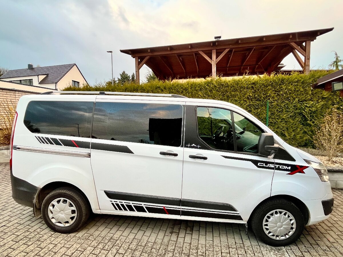 Ford Transit Custom 9 mist, obytná vestavba, 2,2