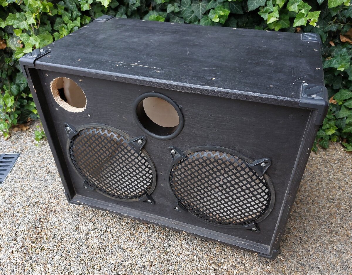Prázdný basový reprobox 2x10" s hornou, překližka