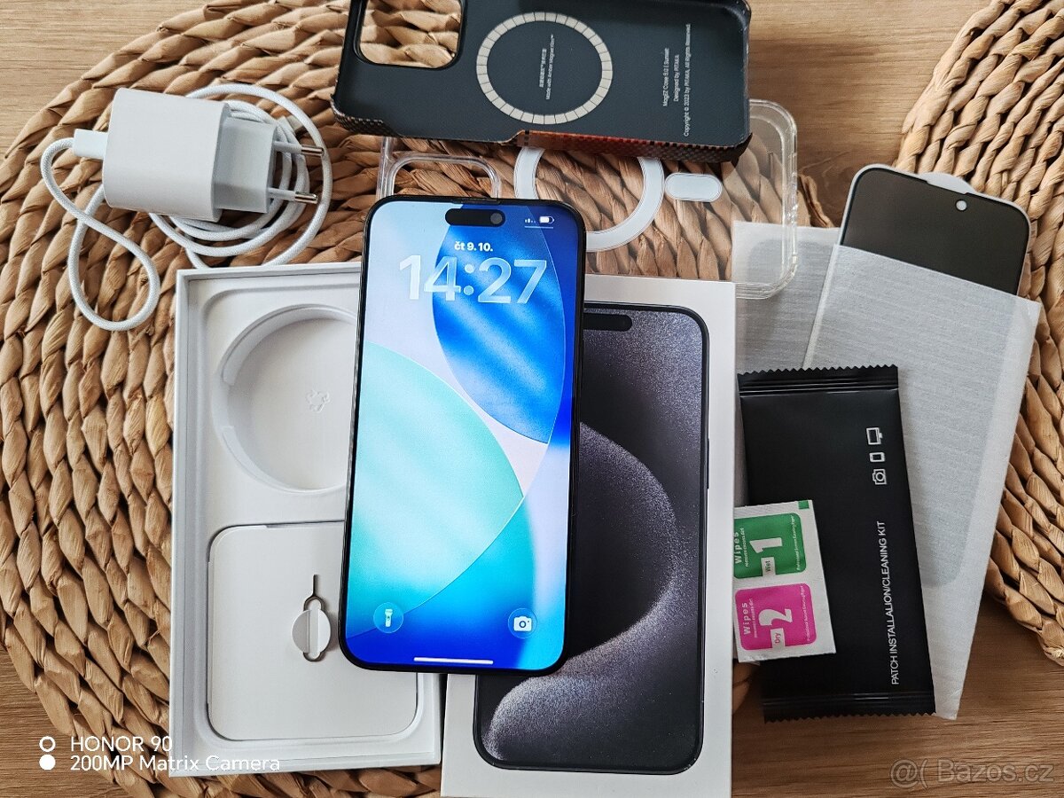 iPhone 15 Pro Max 256GB Black Titanium ZAMLUVENO