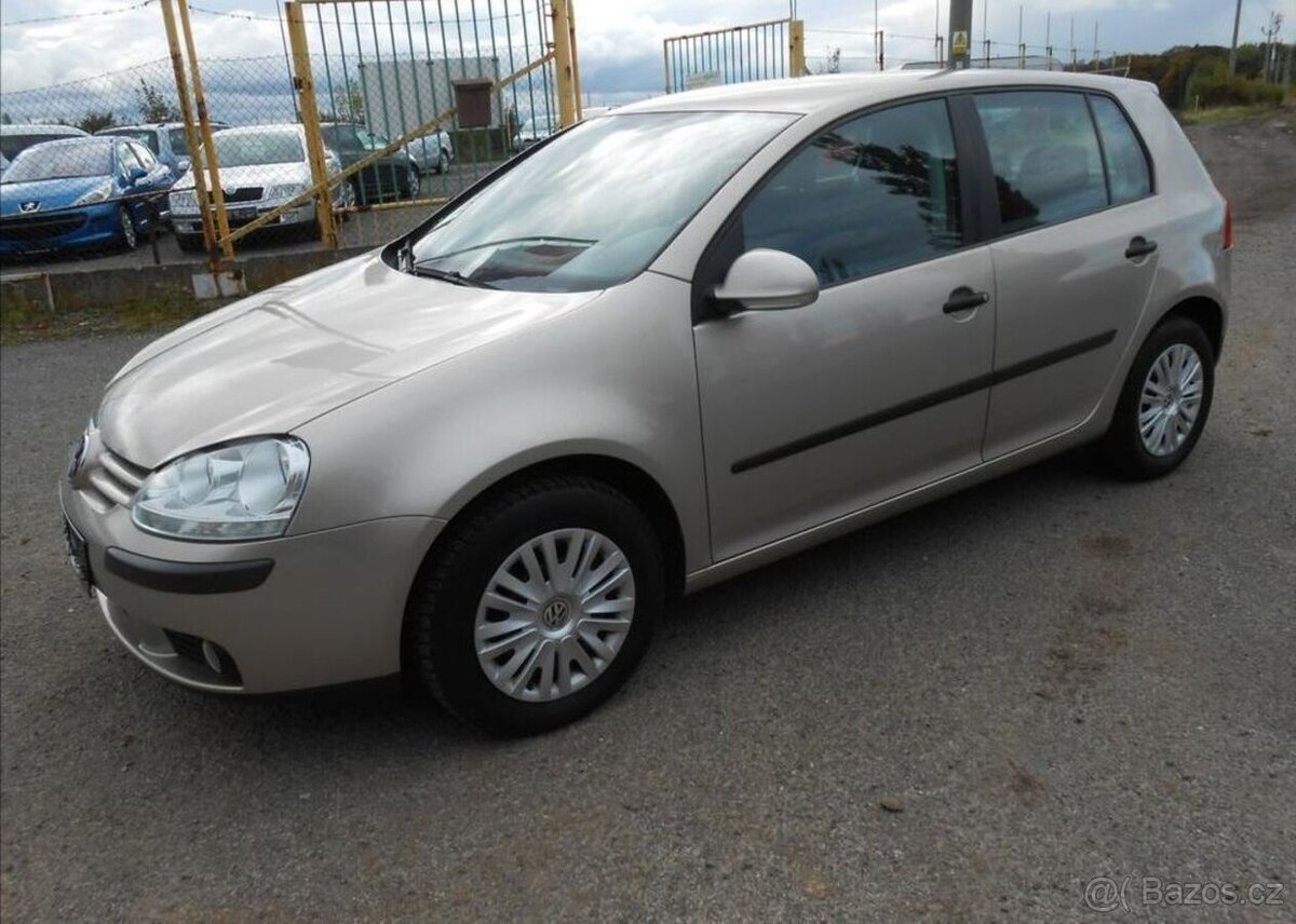 Volkswagen Golf 1,6 85 kW KLIMA Serviska benzín