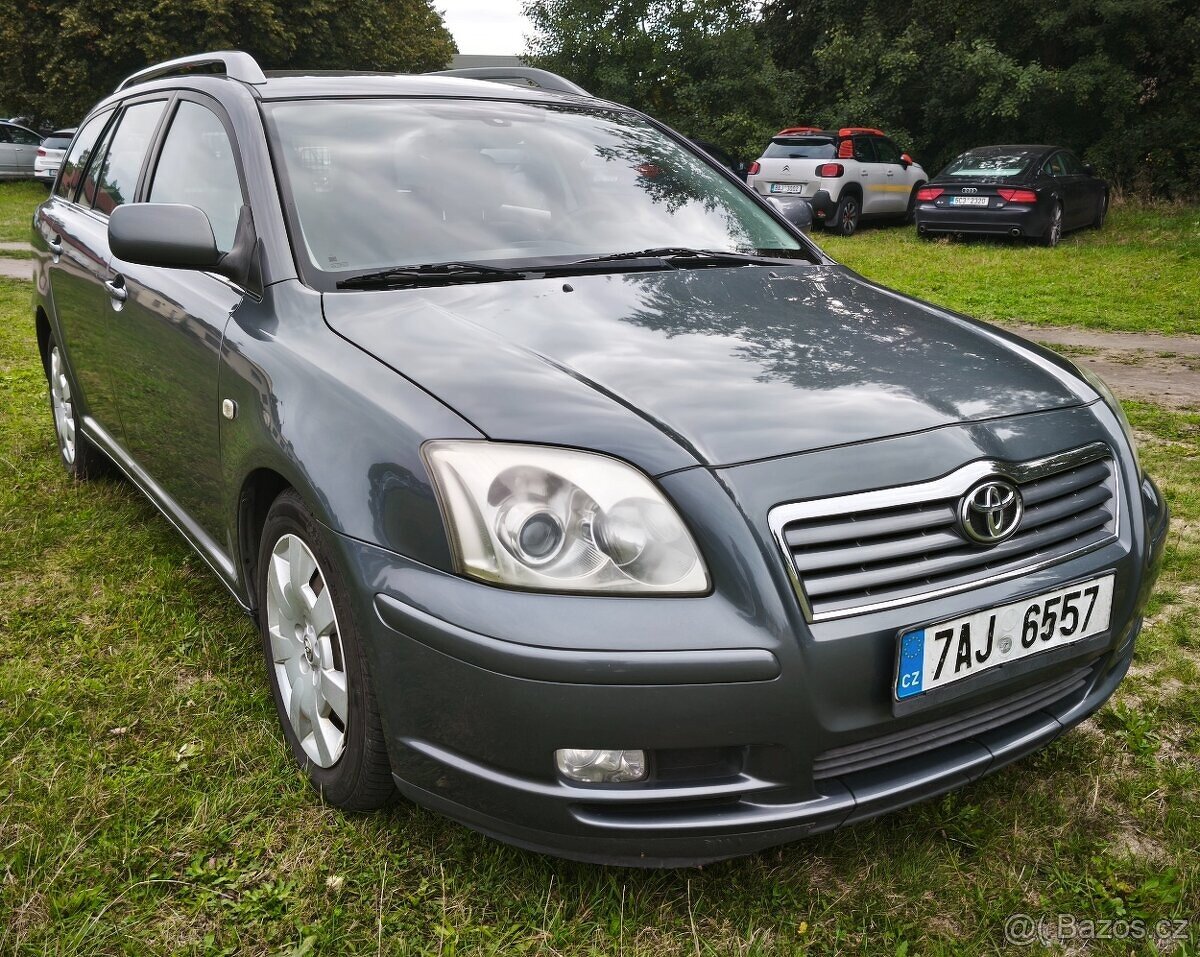 Toyota Avensis Kombi 1.8 VVTi - rok 2005