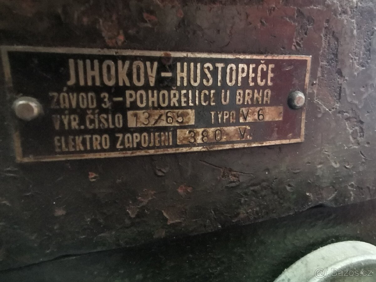 Vrtačka V6 se stojanem