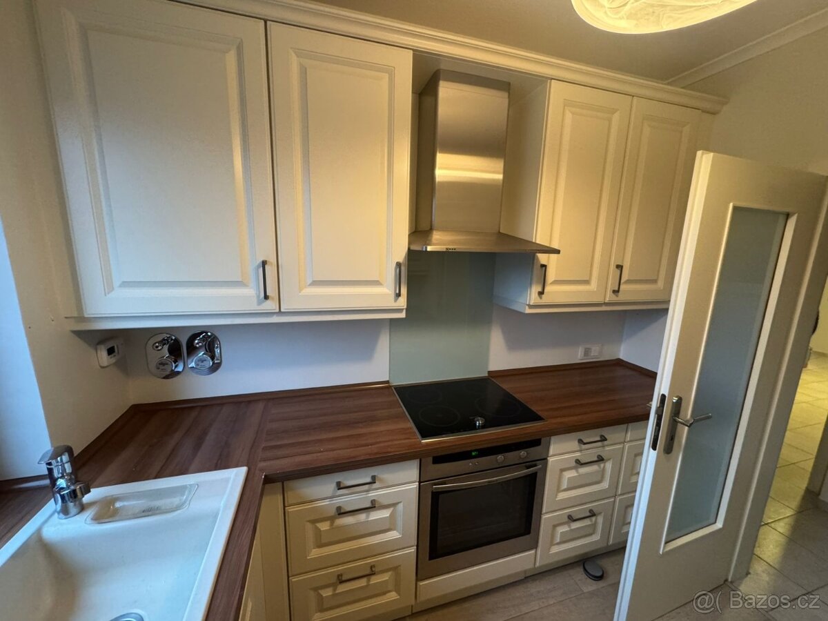 Světlá venkovská kuchyně AURELIE