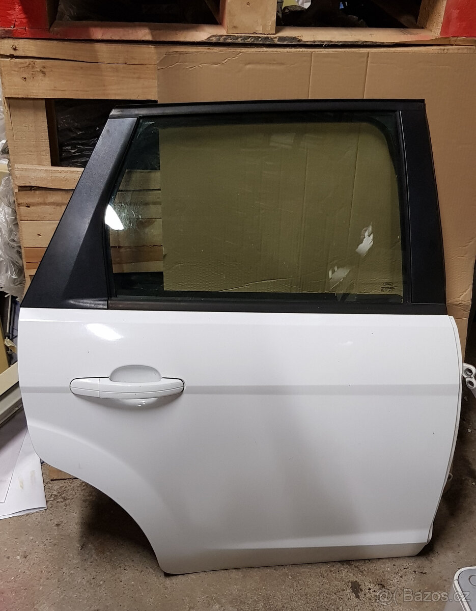 Karoserie Ford Focus II -bílá frozen