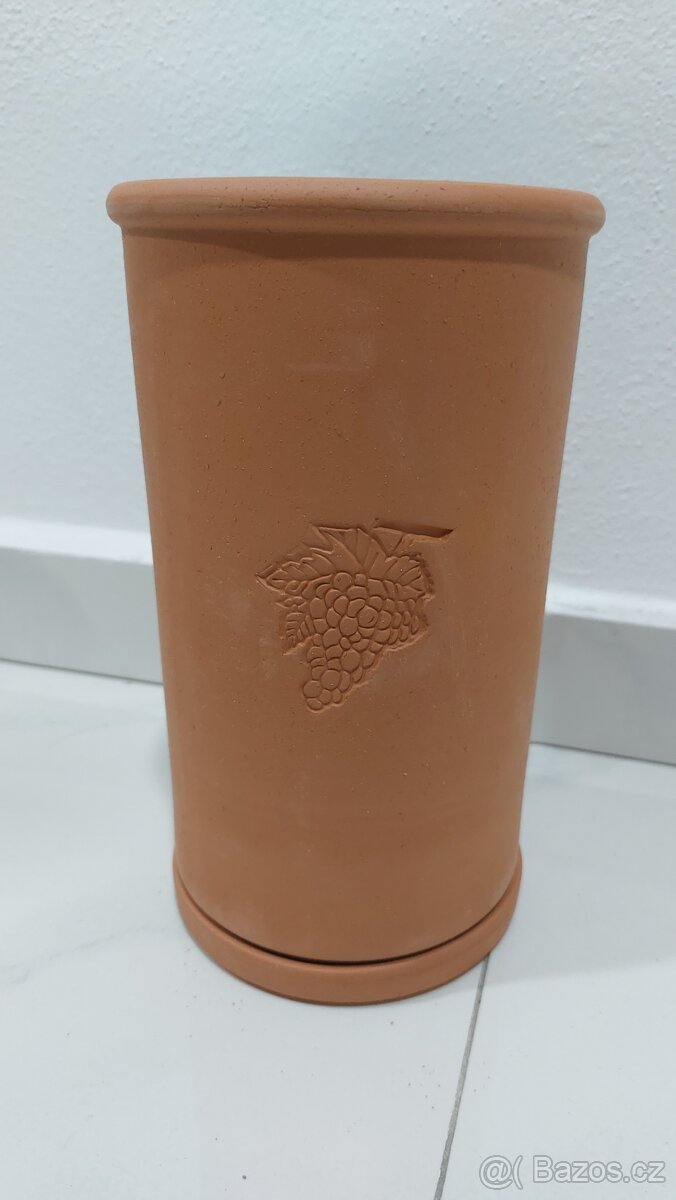 Terakotový chladič na víno