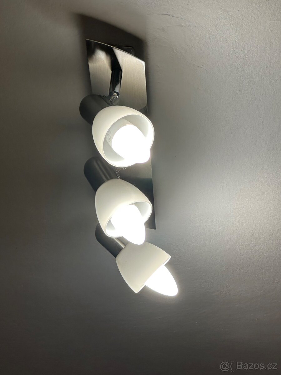 Stropní svítidlo bílé