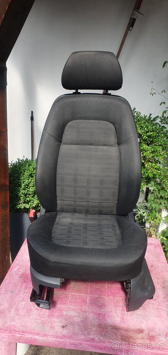 LP sedačku na Škodu Fábii 1