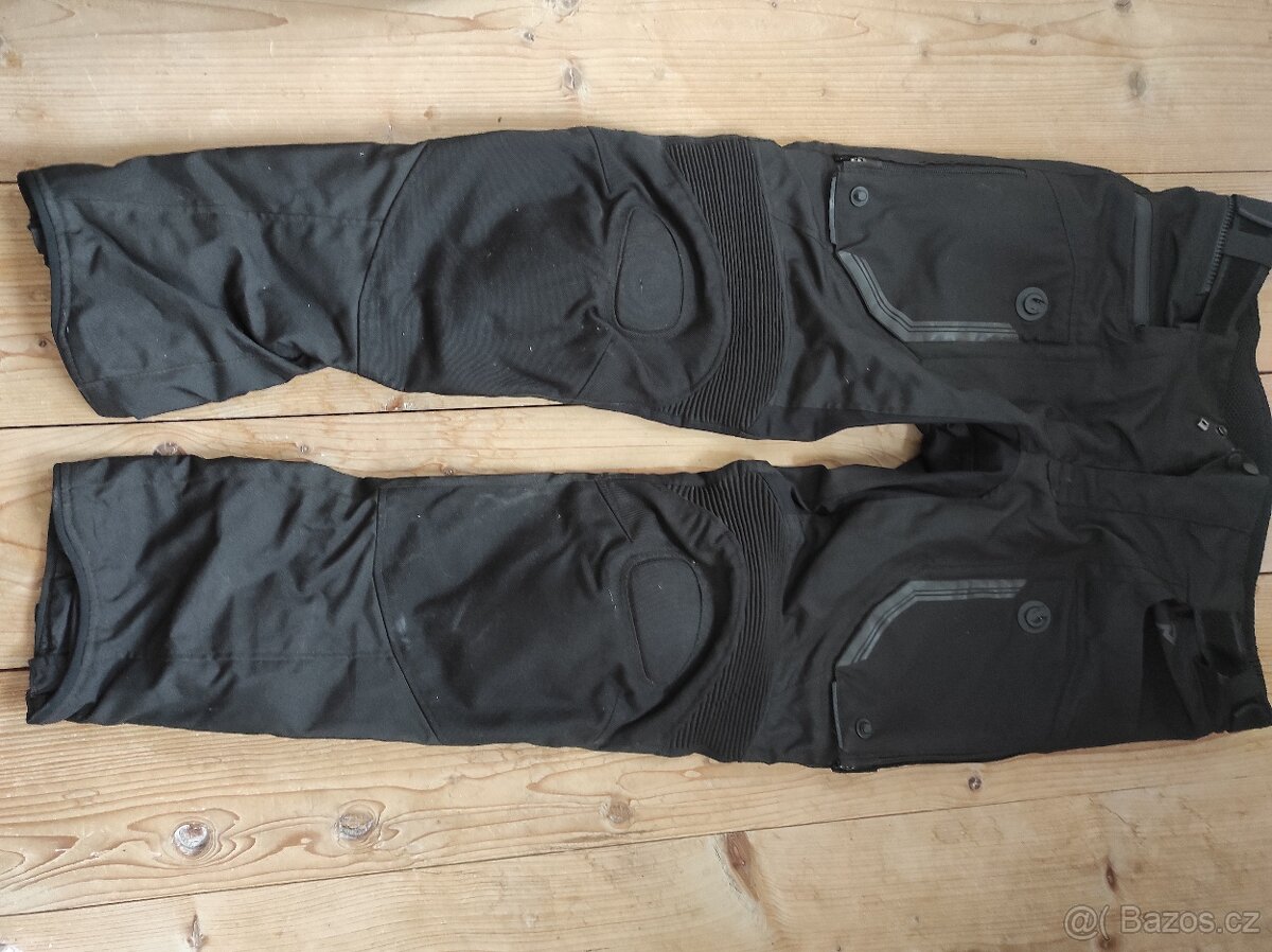 Kalhoty na moto
