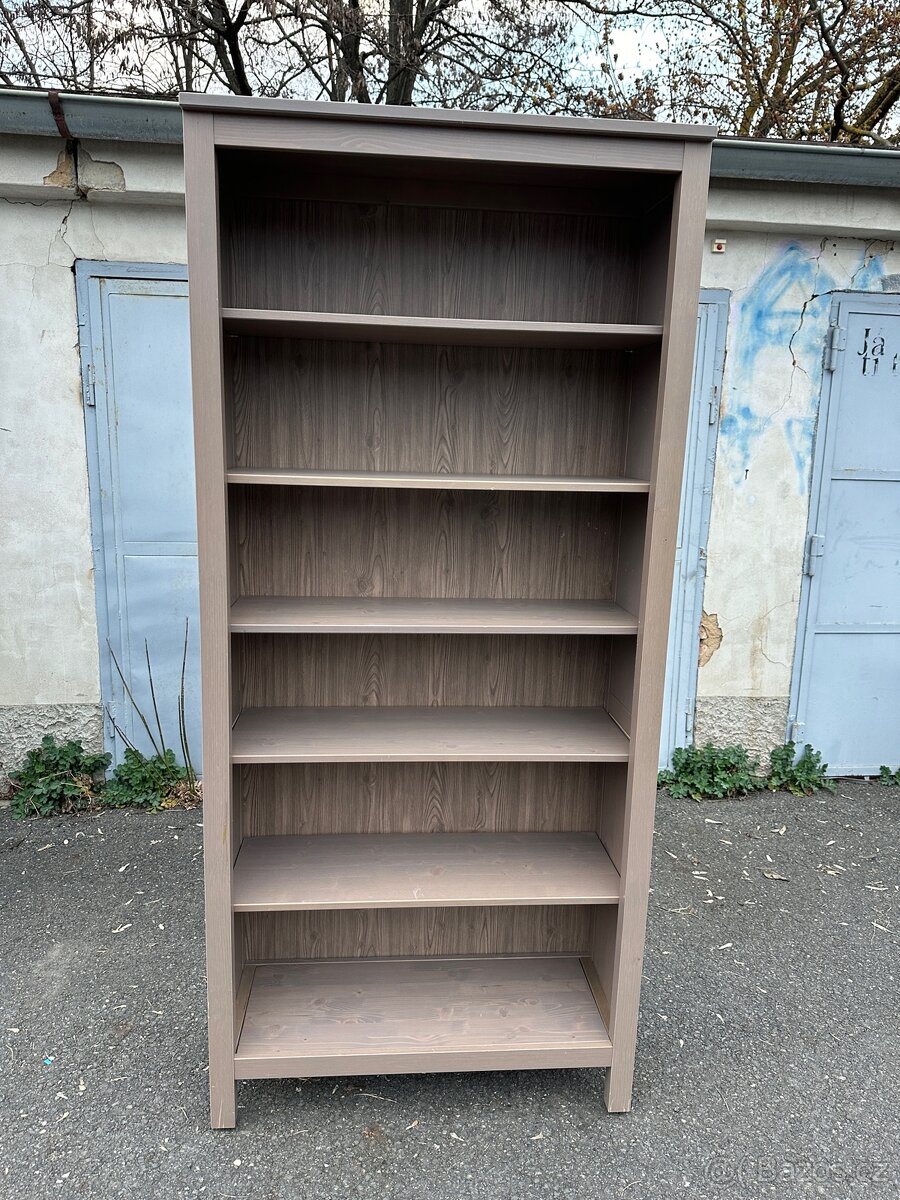 Knihovna Ikea Hemnes