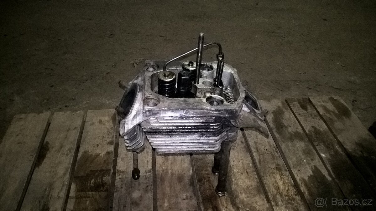 Hlava motoru z Tatra 815