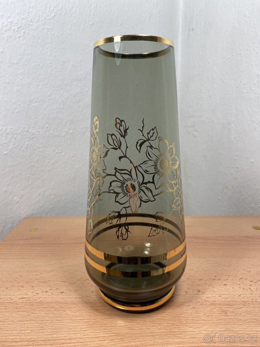 retro váza kouřové sklo se zlatým zdobením