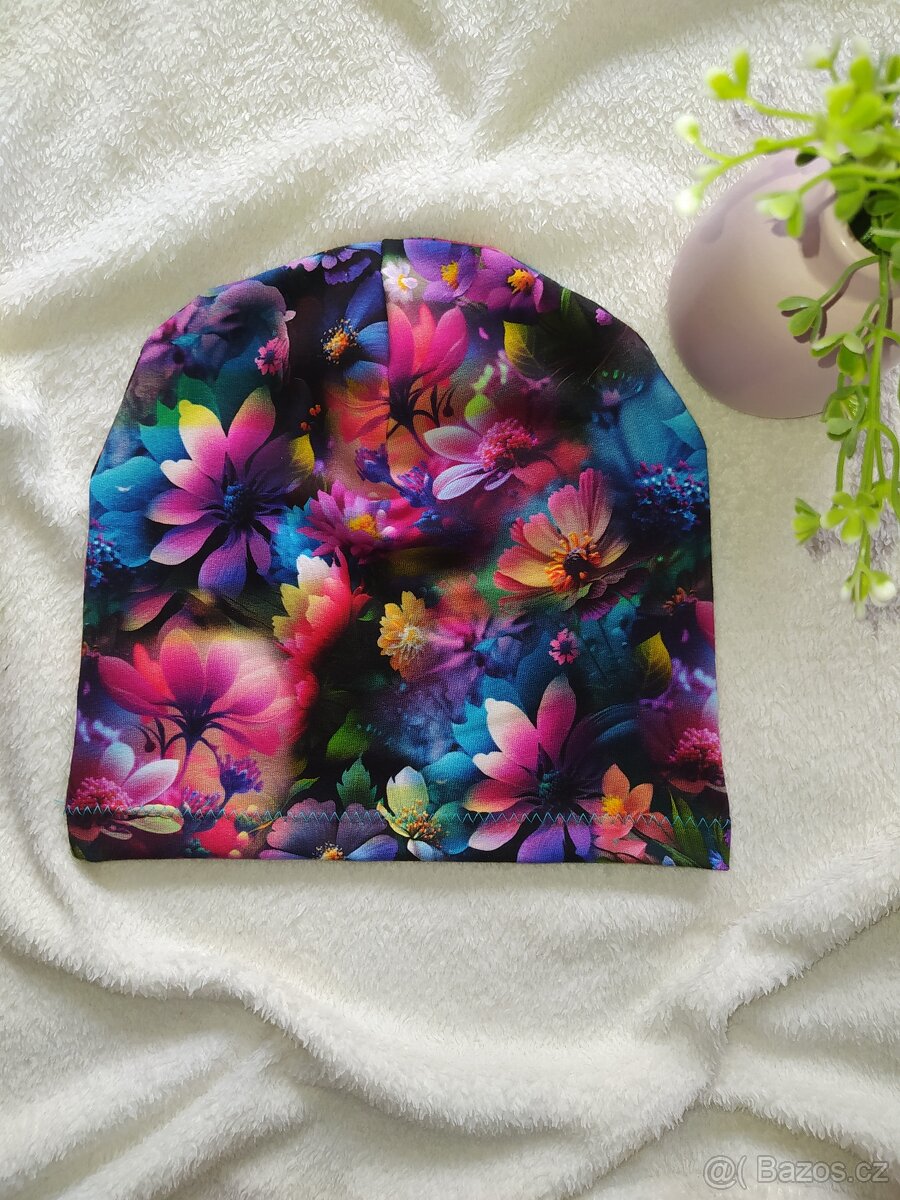 Handmade květovaná čepice