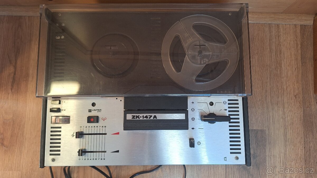 Magnetofon UNITRA ZK - 147 A