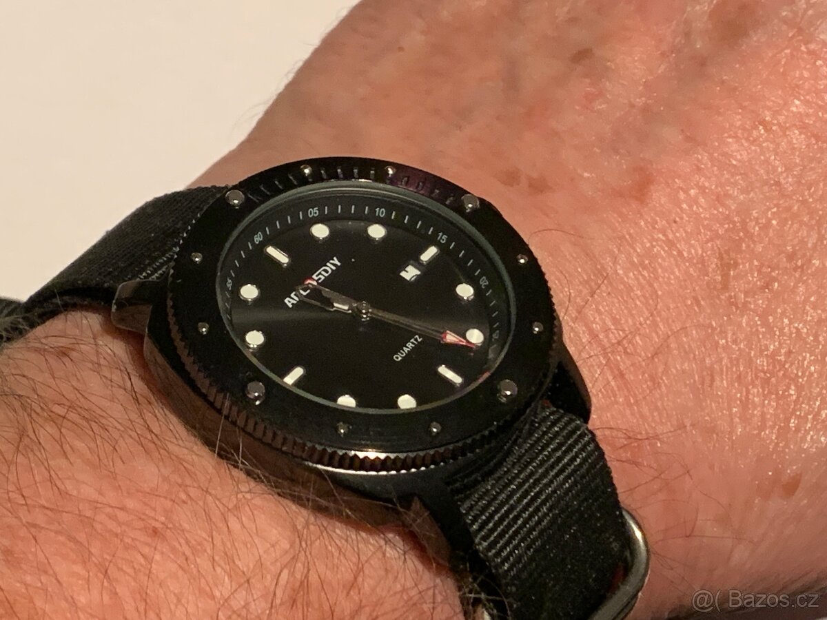 Quartz  Army ,..45mm