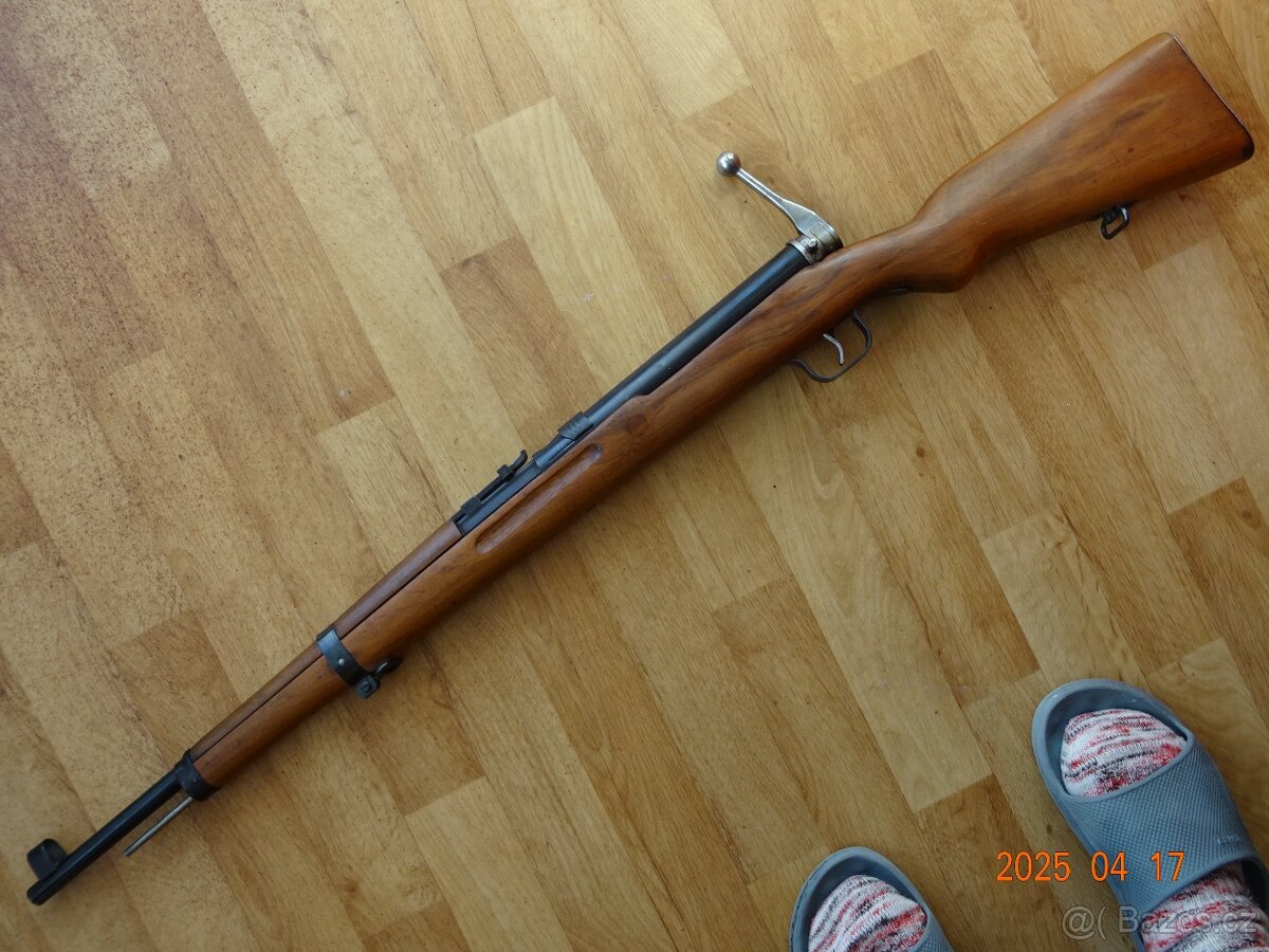 Prodám vojenskou vzduchovku vz. 47, stav nové, zn. SÚTVS,