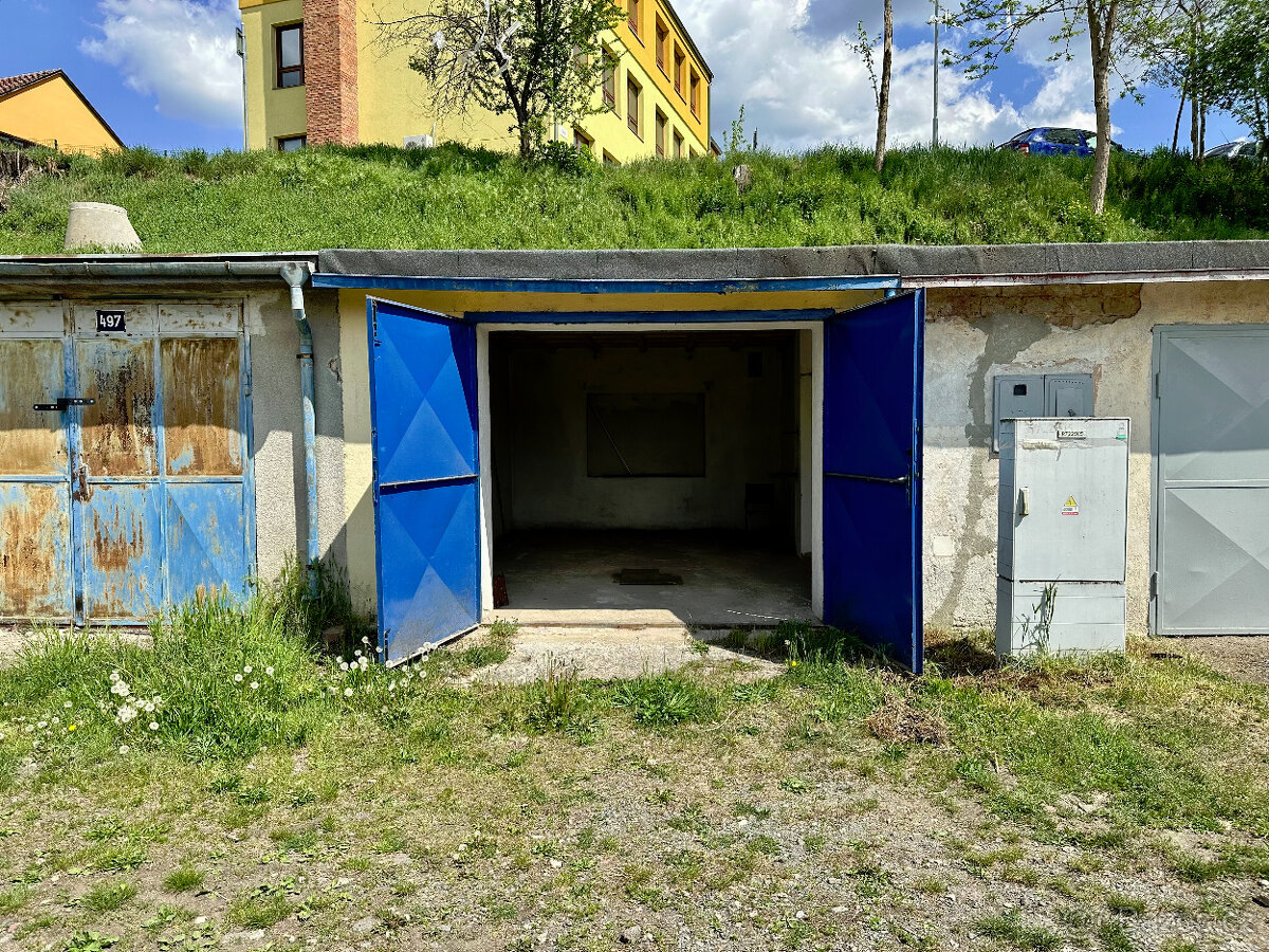 Garáž Ivančice, Alexovice