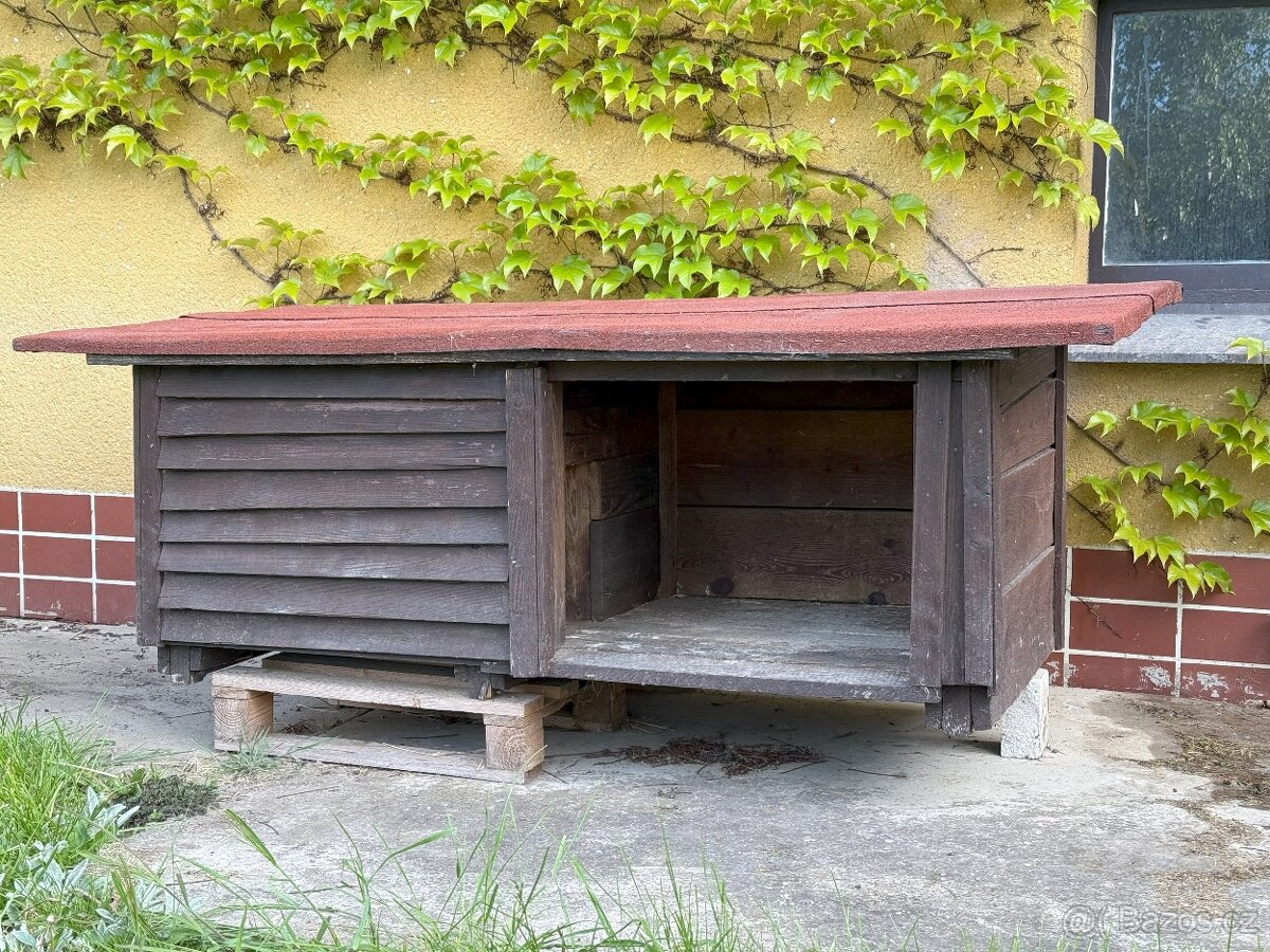 Psí bouda - nová střecha, lněný nátěr