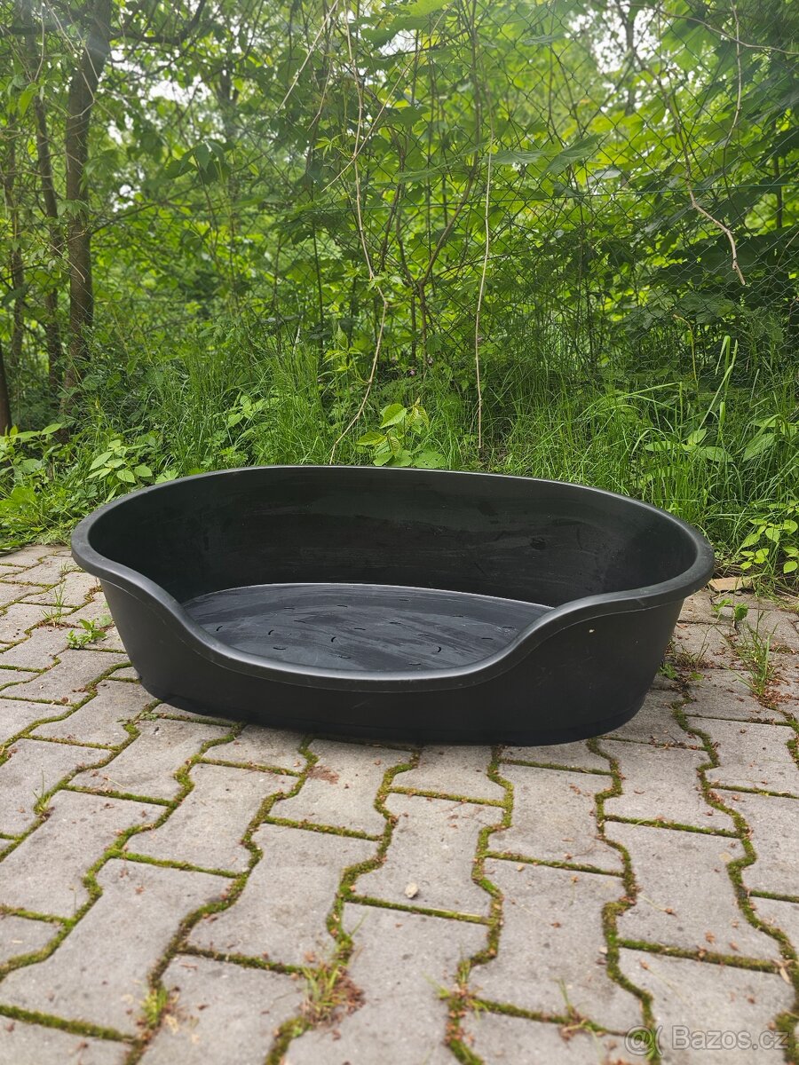 Plastový pelech