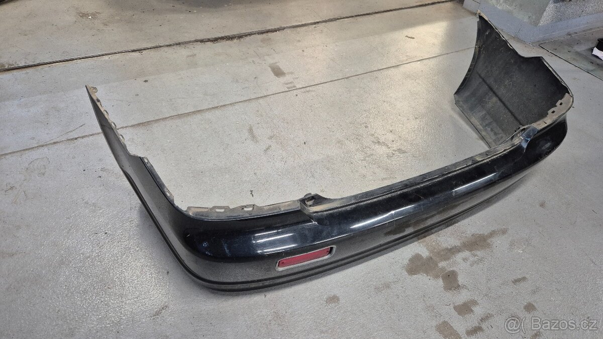 Honda Civic coupé EM2: zadní nárazník