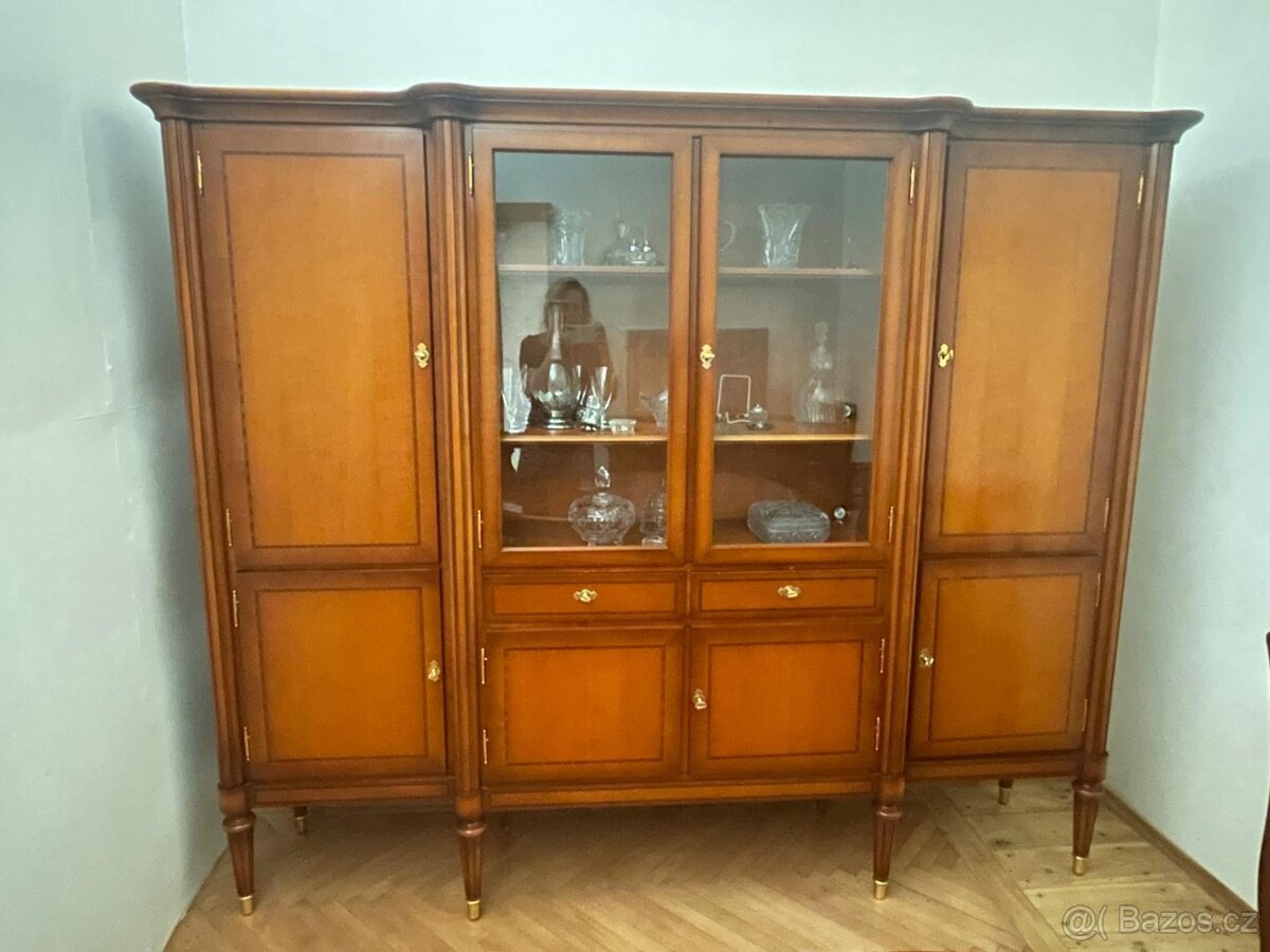 Retro starožitný nábytek