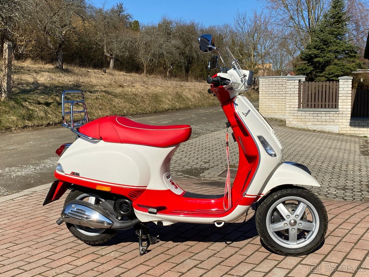 Skútr Vespa s 50 Piaggio