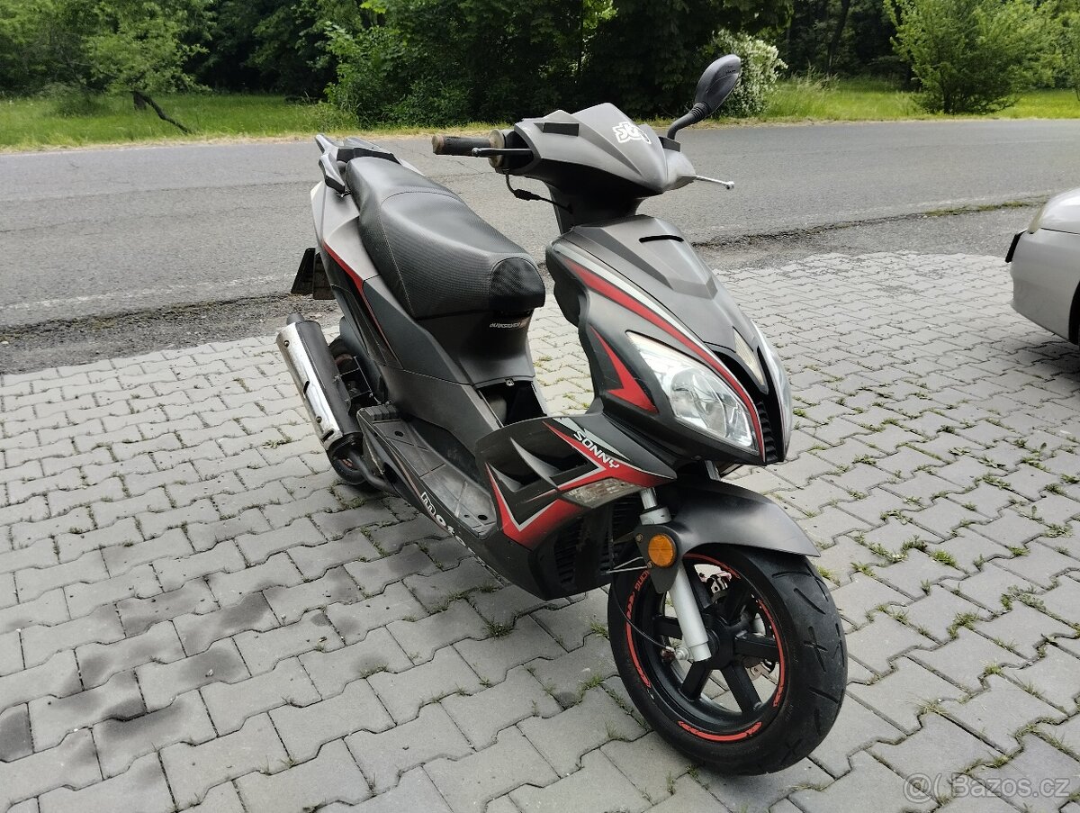 SKUTR 50CCM SONNY