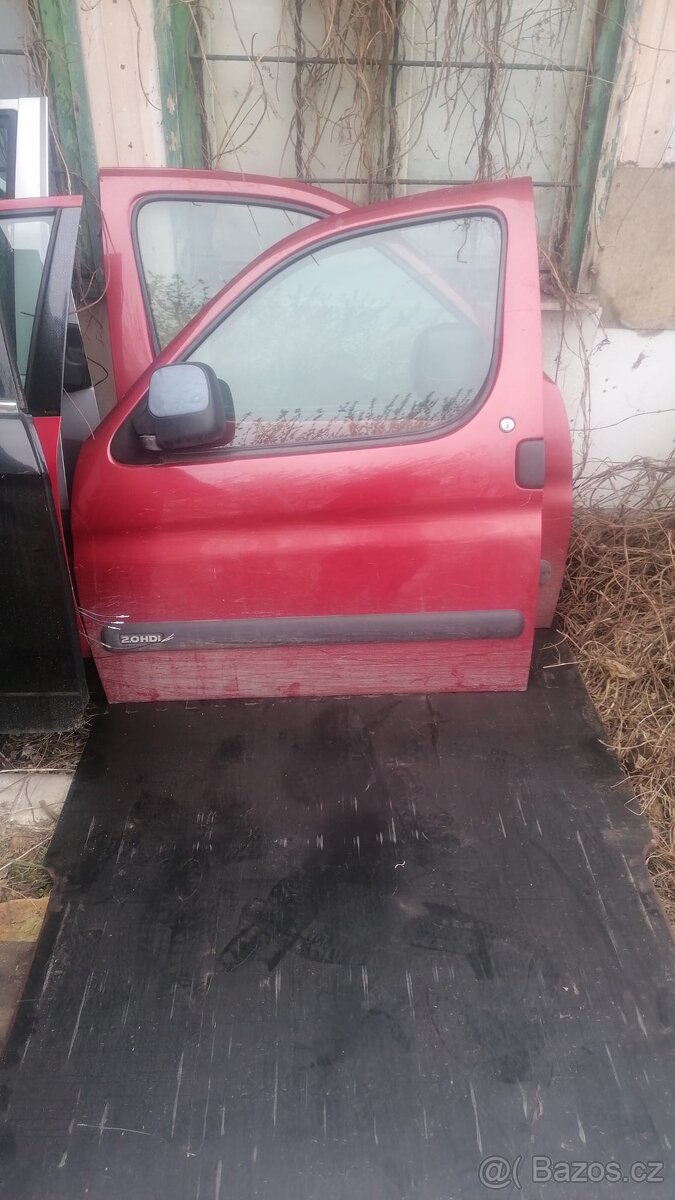 Citroen Berlingo + Partner, PP + LP červená barva