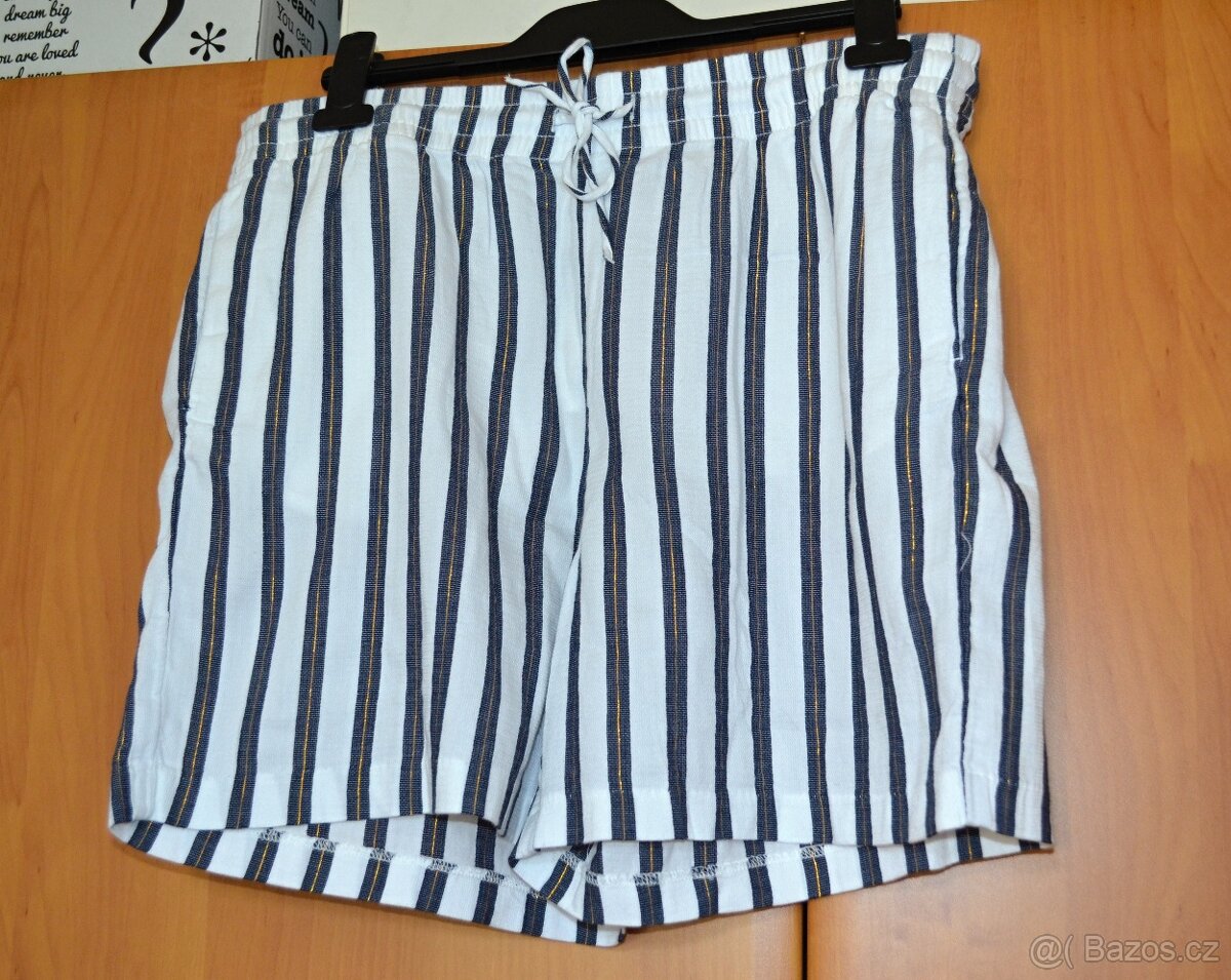 Dámské KRAŤASY/ŠORTKY H&M 40/42 N.O.V.É.